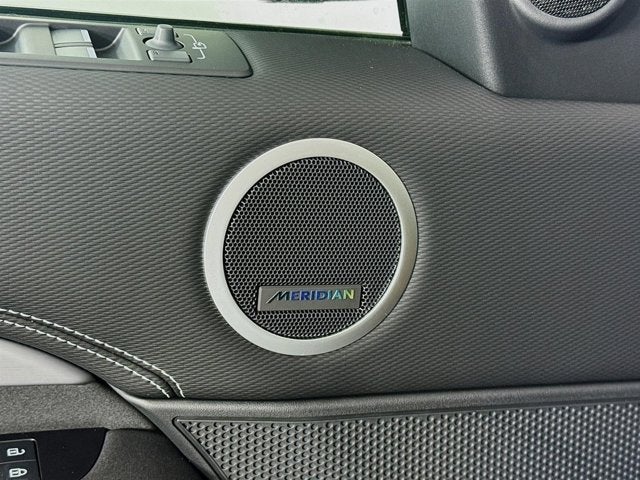 2025 Land Rover Discovery Dynamic SE