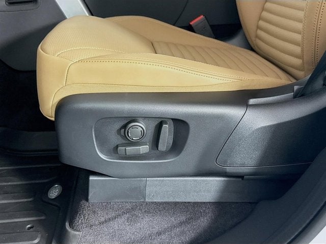 2025 Land Rover Discovery Dynamic SE