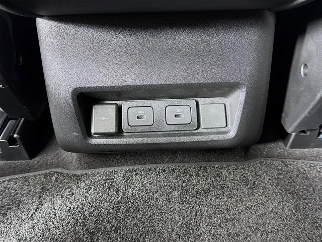 2025 Land Rover Discovery Dynamic SE