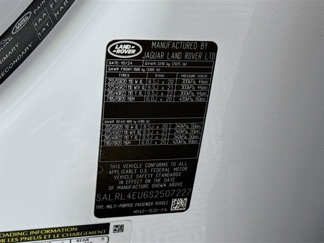 2025 Land Rover Discovery Dynamic SE