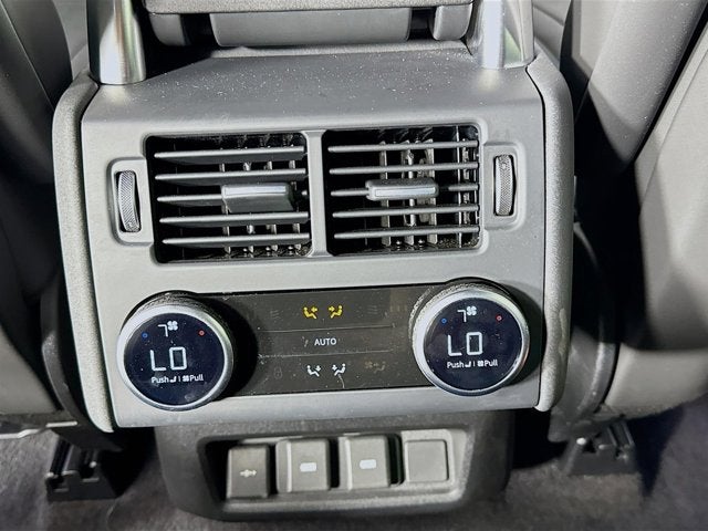 2023 Land Rover Discovery Metropolitan Edition