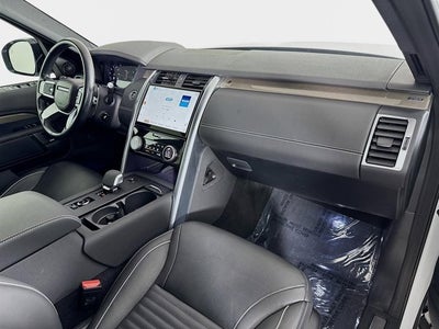 2023 Land Rover Discovery Metropolitan Edition