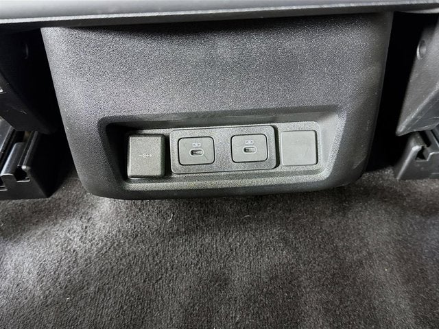 2025 Land Rover Discovery Metropolitan Edition