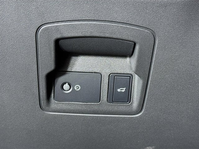 2026 Land Rover Range Rover Velar Dynamic SE