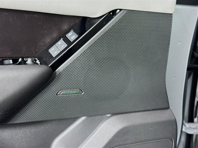 2026 Land Rover Range Rover Velar Dynamic SE