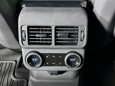 2026 Land Rover Range Rover Velar Dynamic SE