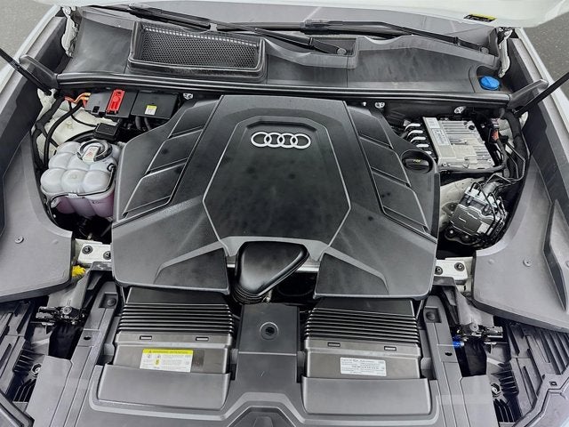 2022 Audi Q8 55 Premium Plus