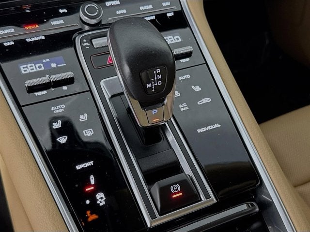 2023 Porsche Panamera 4 Platinum Edition