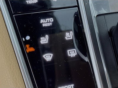 2023 Porsche Panamera 4 Platinum Edition