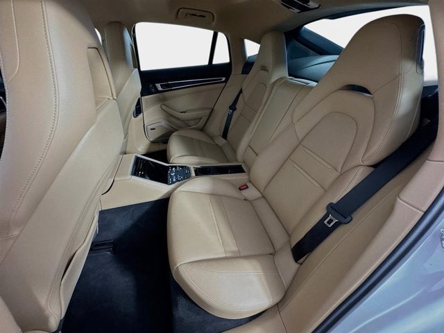 2023 Porsche Panamera 4 Platinum Edition