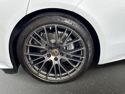 2023 Porsche Panamera 4 Platinum Edition