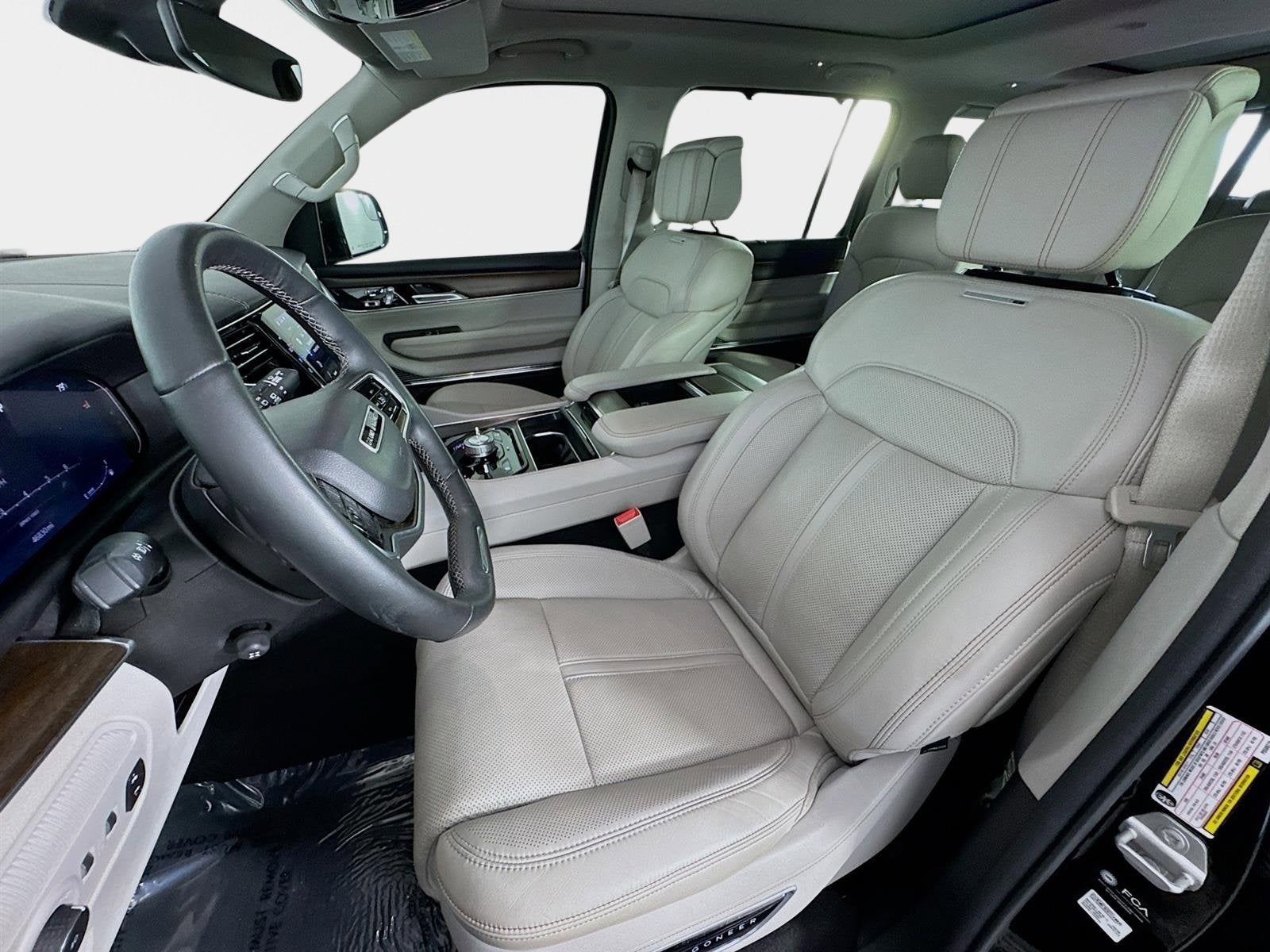 2023 Jeep Grand Wagoneer Base