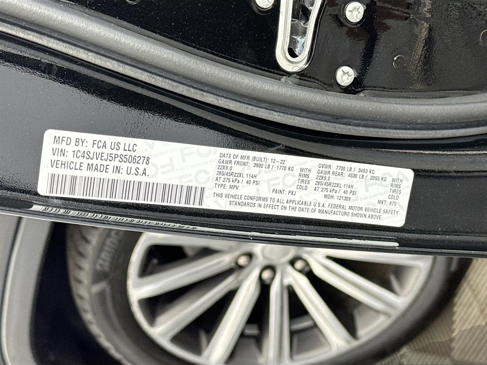 2023 Jeep Grand Wagoneer Base