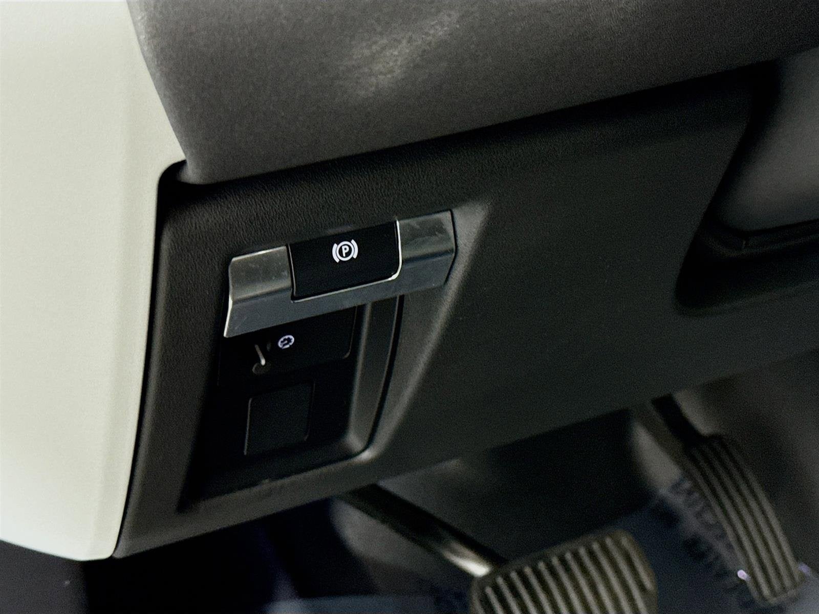 2020 Land Rover Defender First Edition