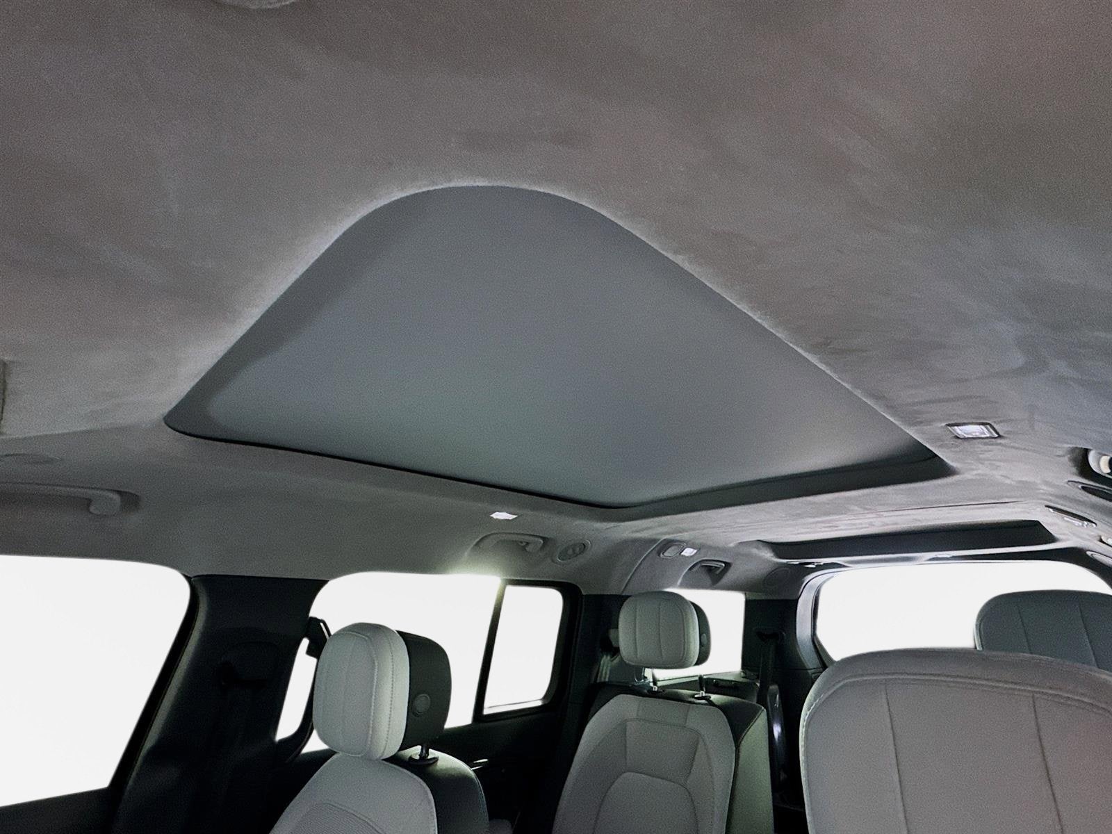 2025 Land Rover Defender V8