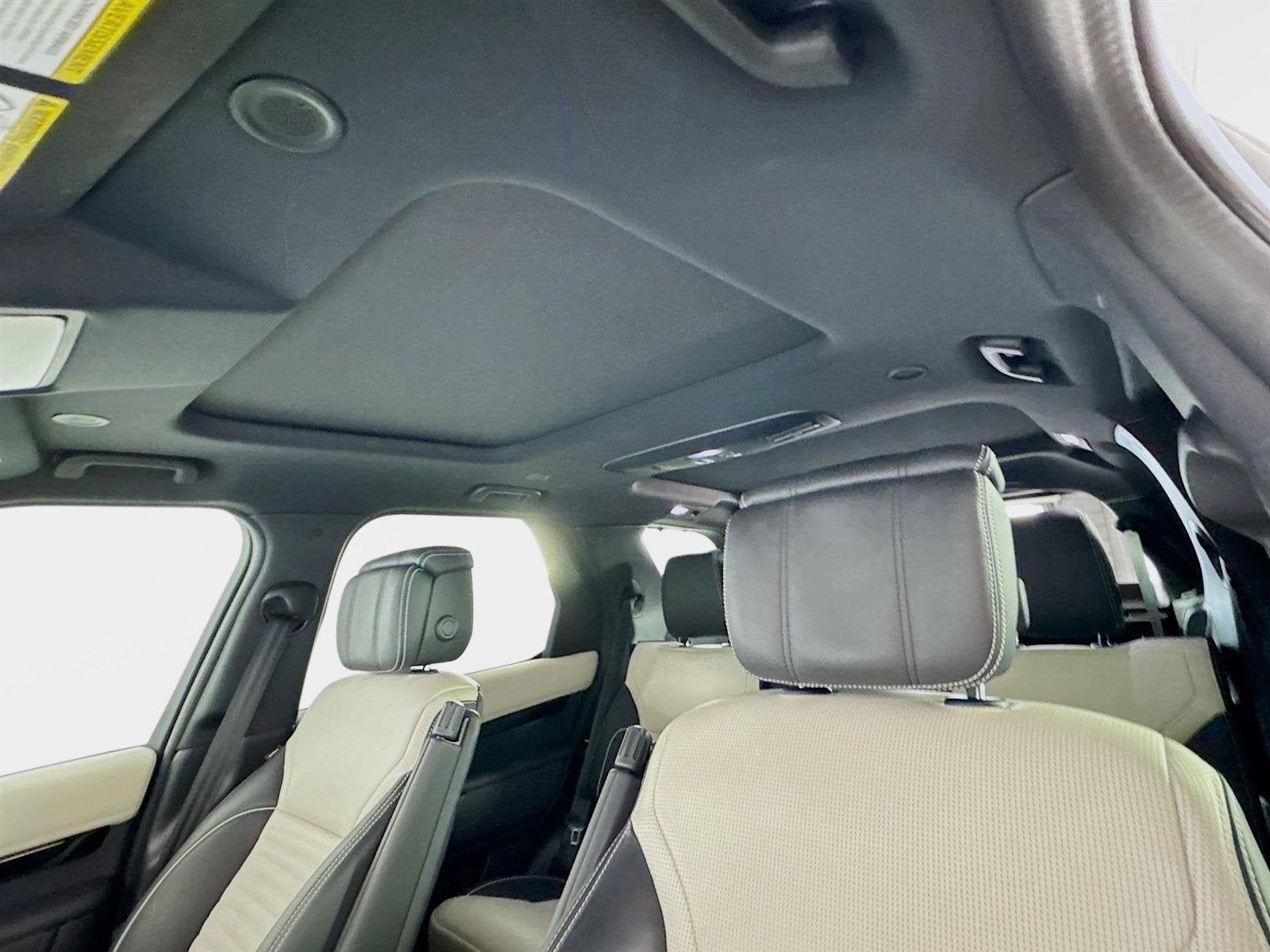 2023 Land Rover Discovery HSE R-Dynamic