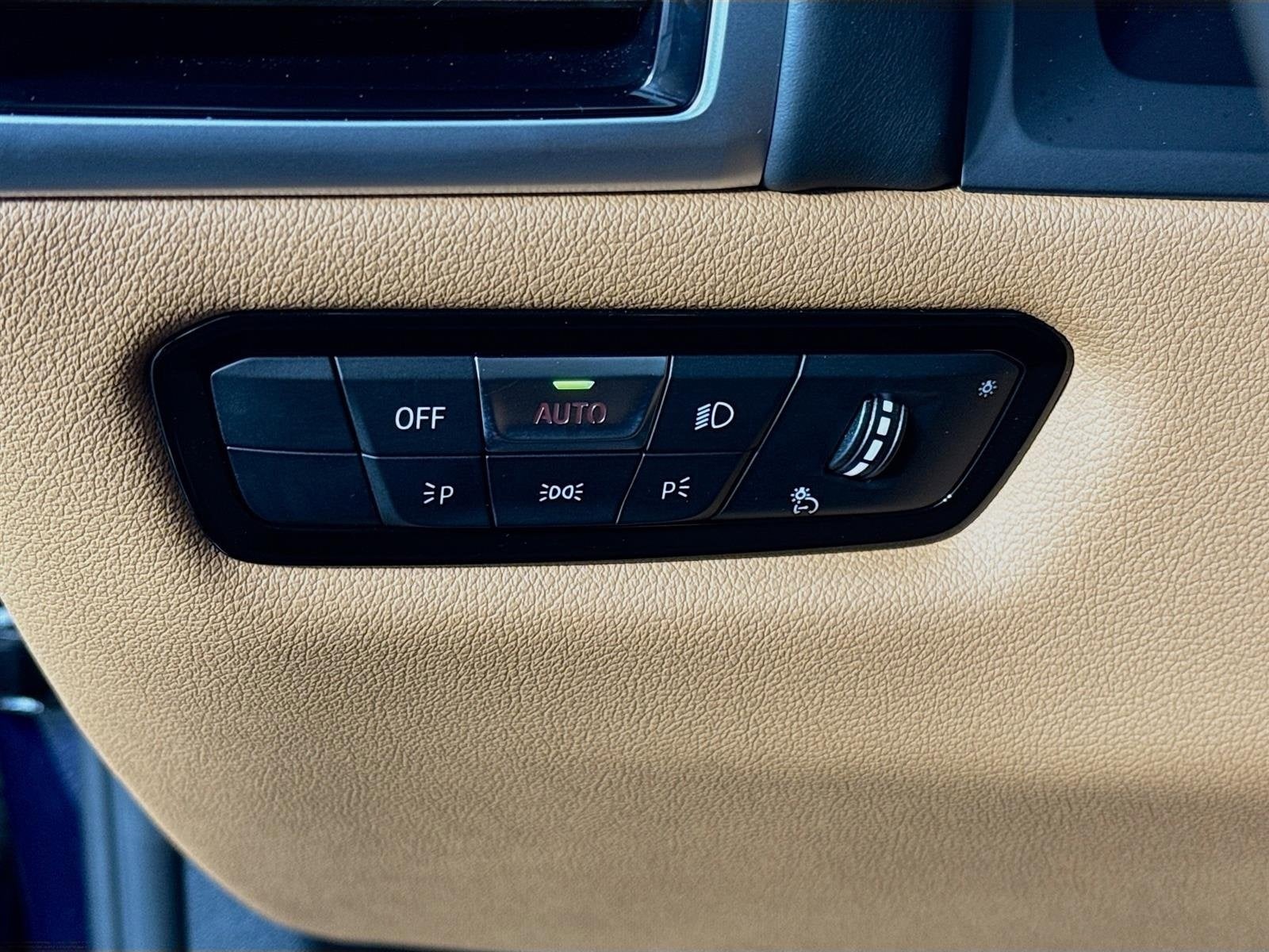 2025 BMW 8 Series M850i