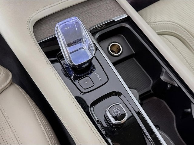 2024 Volvo XC90 Ultimate Bright Theme