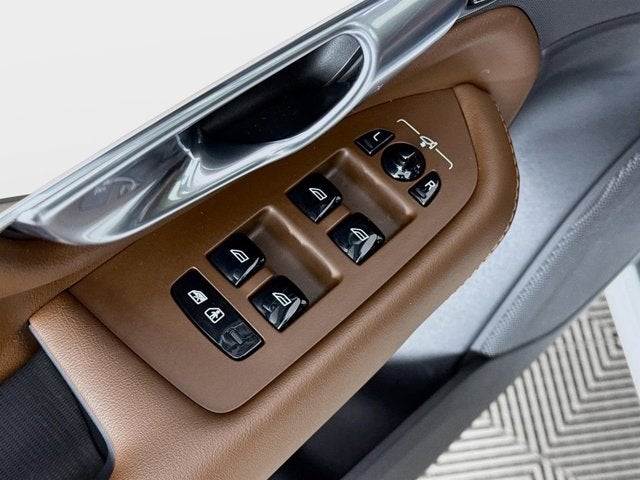 2024 Volvo XC90 Plus Bright Theme