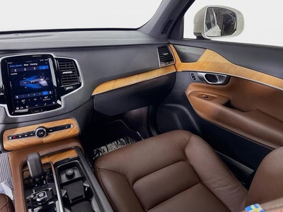 2024 Volvo XC90 Plus Bright Theme