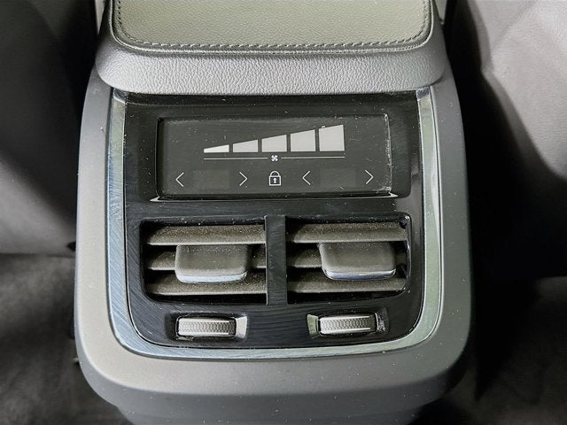 2022 Volvo XC90 Momentum