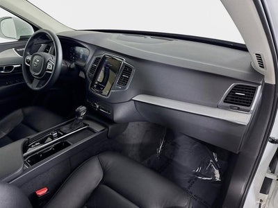 2022 Volvo XC90 Momentum