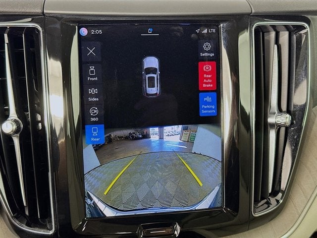 2023 Volvo XC60 Recharge Plug-In Hybrid Plus Bright Theme