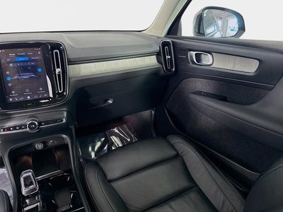 2023 Volvo XC40 Ultimate Dark Theme