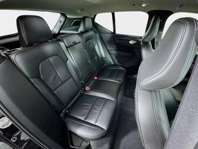 2023 Volvo XC40 Ultimate Dark Theme