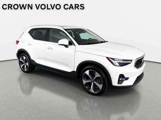 2023 Volvo XC40 Plus Bright Theme