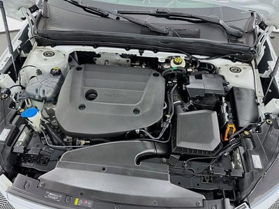 2023 Volvo XC40 Plus Bright Theme