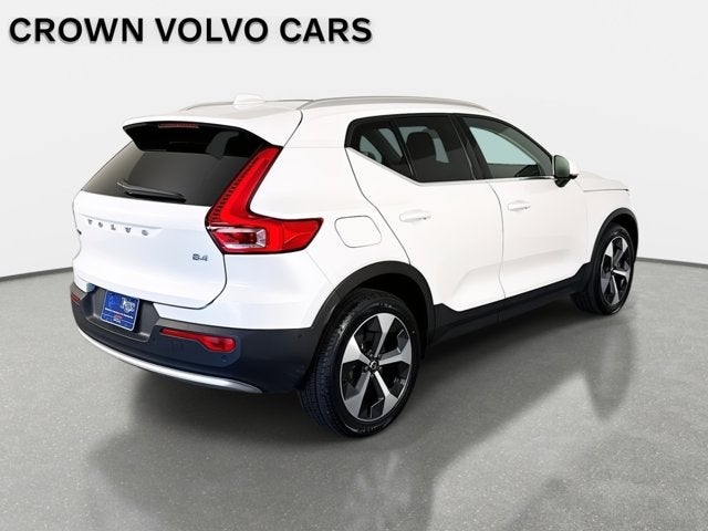 2023 Volvo XC40 Plus Bright Theme