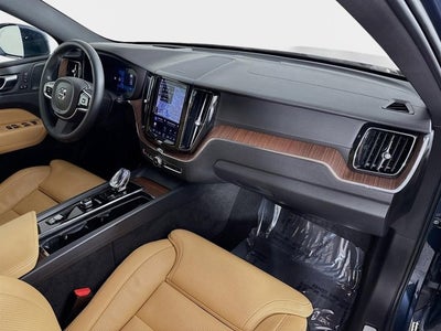 2023 Volvo XC60 Ultimate Bright Theme