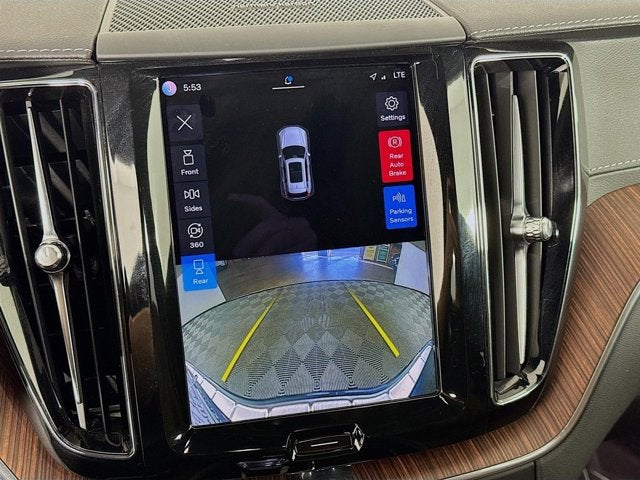 2023 Volvo XC60 Ultimate Bright Theme