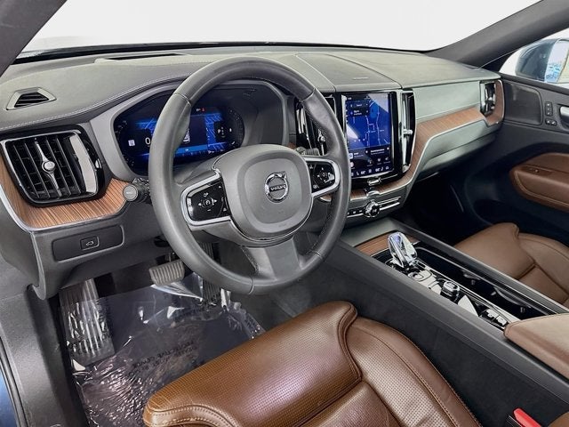 2023 Volvo XC60 Ultimate Bright Theme