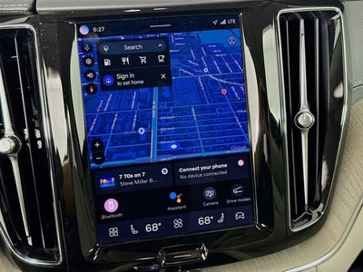 2023 Volvo XC60 Ultimate Bright Theme