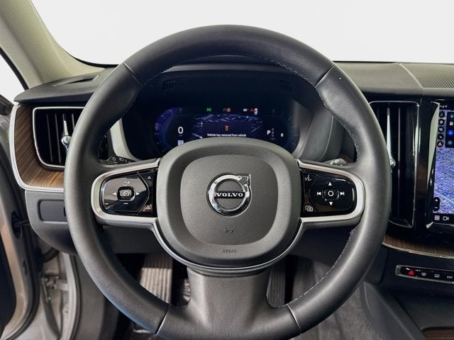 2023 Volvo XC60 Plus Dark Theme