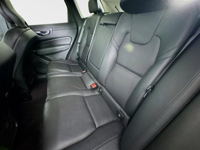 2023 Volvo XC60 Plus Dark Theme