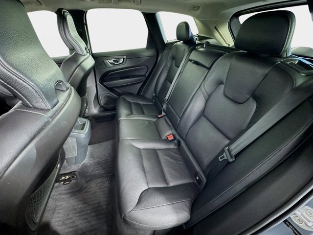 2023 Volvo XC60 Plus Dark Theme