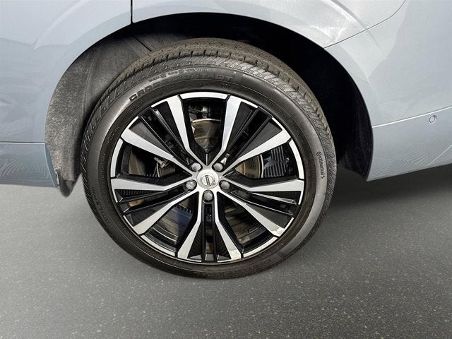 2023 Volvo XC60 Plus Dark Theme