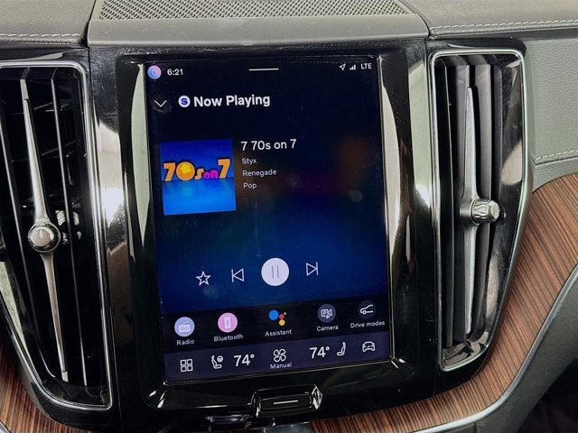 2023 Volvo XC60 Ultimate Dark Theme