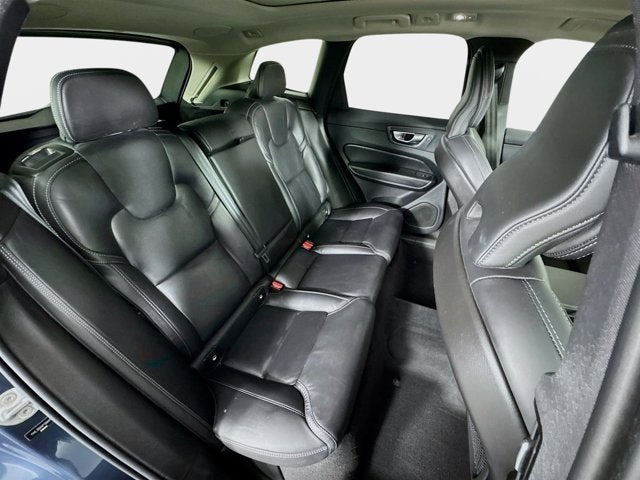 2023 Volvo XC60 Ultimate Dark Theme