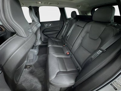 2023 Volvo XC60 Ultimate Bright Theme
