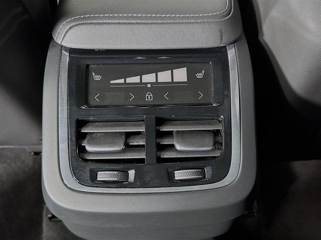 2023 Volvo XC60 Ultimate Bright Theme