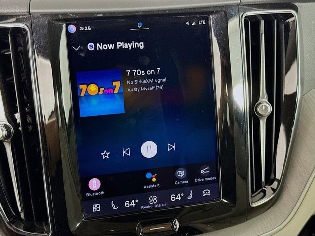 2023 Volvo XC60 Plus Dark Theme