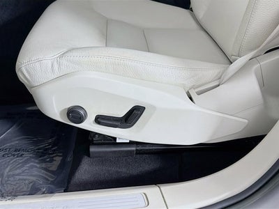 2023 Volvo XC60 Plus Dark Theme