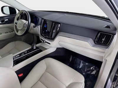 2023 Volvo XC60 Plus Dark Theme