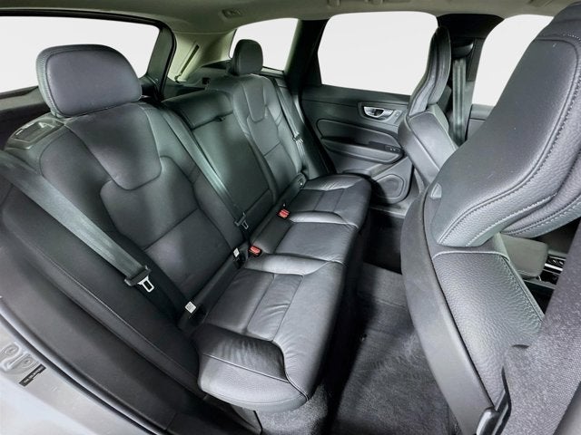 2024 Volvo XC60 Plus Dark Theme