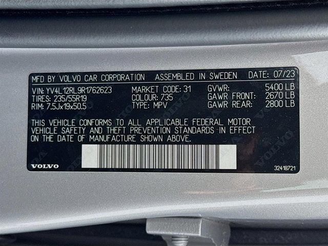 2024 Volvo XC60 Plus Dark Theme