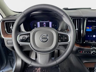 2023 Volvo XC60 Plus Bright Theme